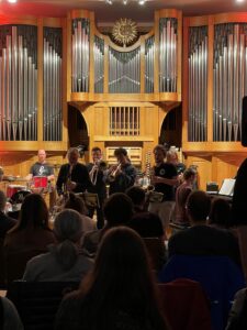 Combo, die bei der Jam session spontan zusammen spielt